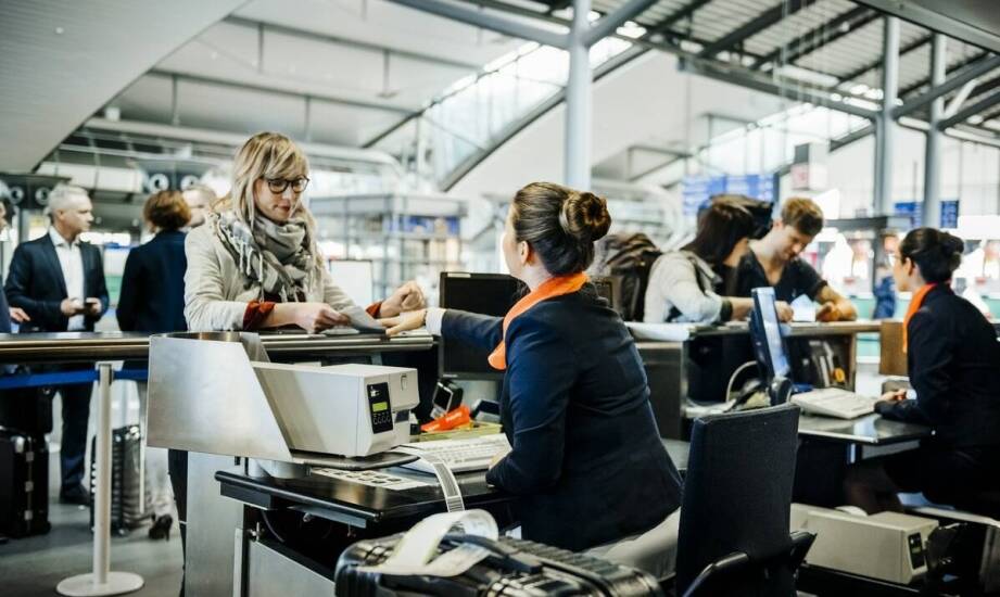Krótkie wyjazdy lotnicze z Warszawy — które elementy podróży zmieniają zakres ochrony