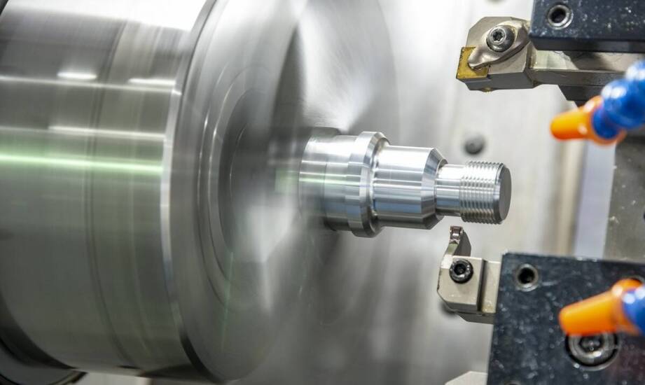Jak mechaniczna obróbka odkuwek nierdzewnych wpływa na jakość gotowego elementu