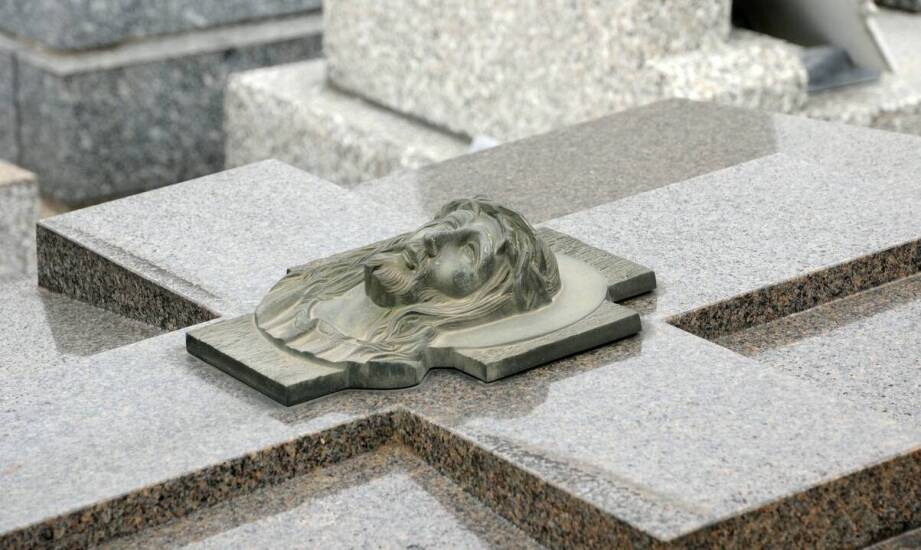 Od renesansowych rzeźb nagrobnych do współczesnych granitowych realizacji na śląskich cmentarzach