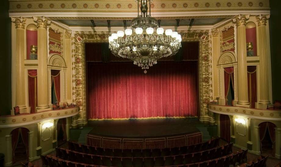 Jak zabytkowy teatr i Basen Artystyczny tworzą tożsamość Warszawskiej Opery Kameralnej
