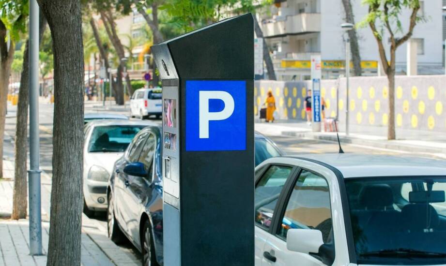 Komfort noclegu w centrum Gdańska: parking, cisza i rytm dnia różnych gości