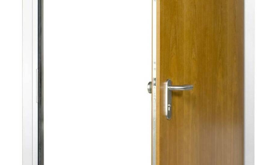 Drewniane drzwi wejściowe na Opolszczyźnie — parametry i montaż, które decydują po pierwszej zimie