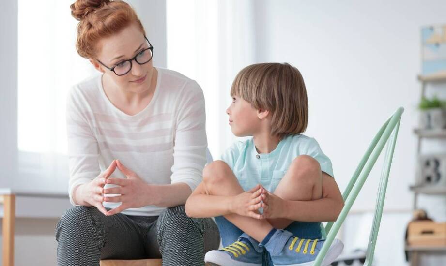 Dlaczego psychoterapia dziecka obejmuje także rozmowę z rodzicem i nie kończy się w gabinecie