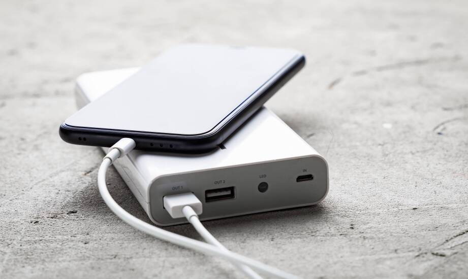 Kiedy powerbank z logo ma sens jako gadżet i co decyduje o użyteczności