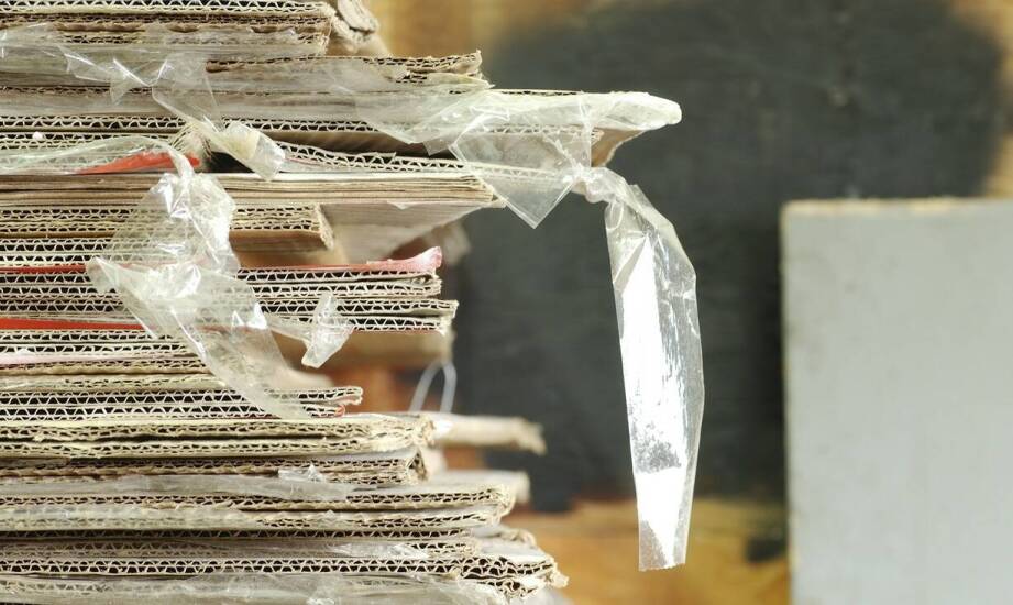 Jak kaszerowana tektura decyduje o trwałości okładek, opakowań i puzzli w produkcji