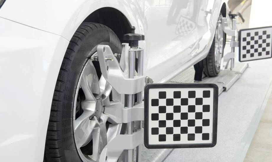 Jak rozpoznać rozjechaną geometrię w BMW i kiedy reagować, zanim zużyją się opony