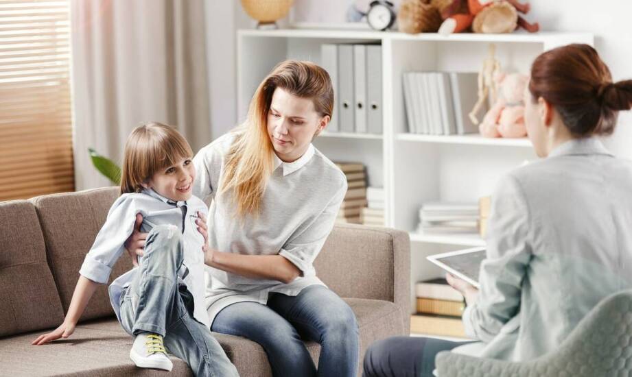 Jak wygląda terapia dziecka i nastolatka oraz dlaczego udział rodziny zmienia przebieg pracy