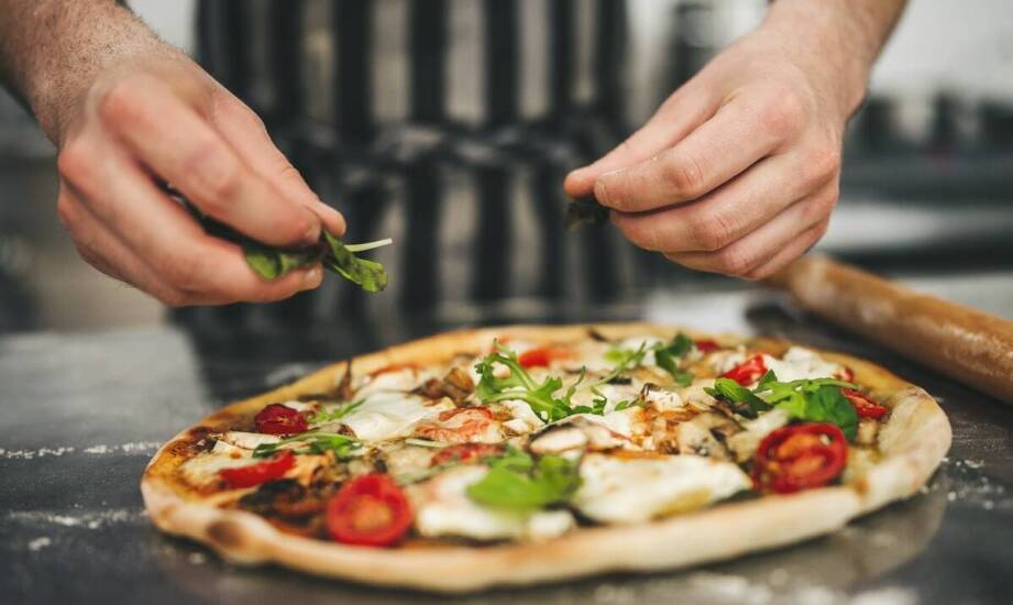 Po czym poznać pizzę przygotowaną ze świeżych składników zamiast półproduktów