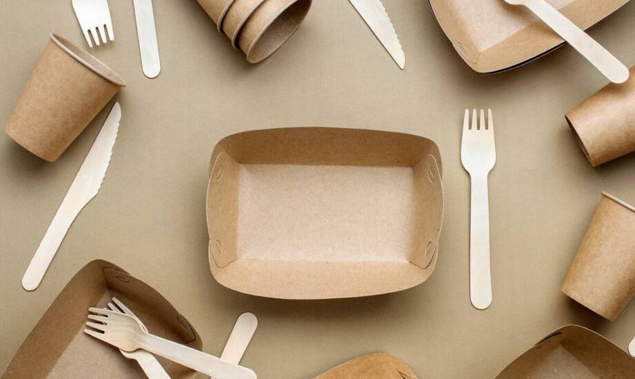 Papier i otręby pszenne zamiast drewna — kiedy taka zmiana ma sens w gastronomii na wynos