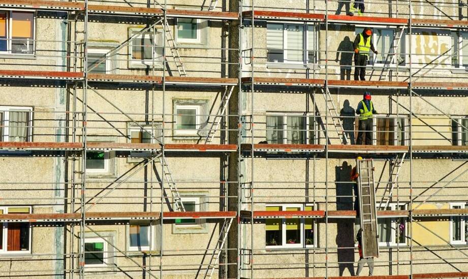 Jak zaplanować montaż systemu Bosta 70 przy remoncie elewacji, by uniknąć poprawek