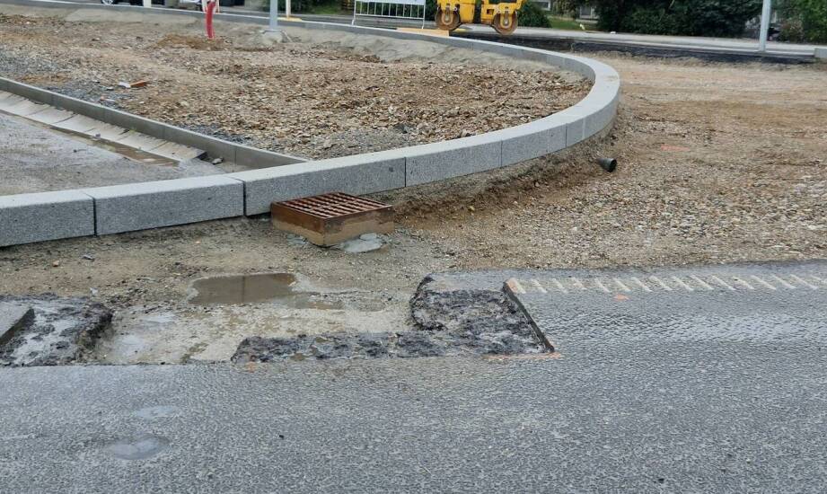 Jak przygotować projekt betonowego separatora pod drogą przemysłową, by uniknąć problemów odbiorowych