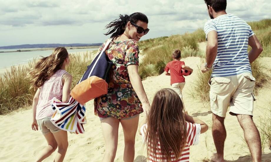 Dlaczego przejście przez wydmy w Rowach zmienia rodzinne wyjście na plażę
