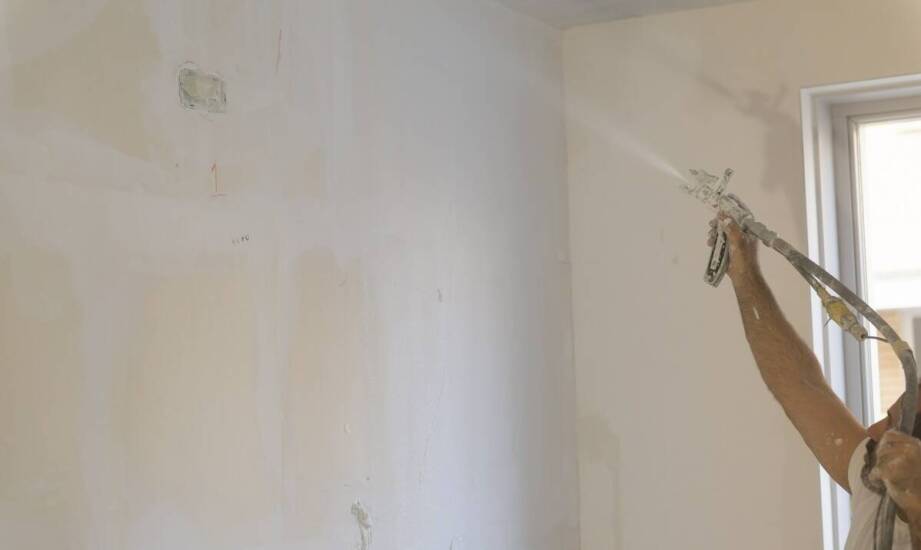 Dlaczego grunt decyduje o trwałości ceramicznej powłoki na ścianach użytkowych