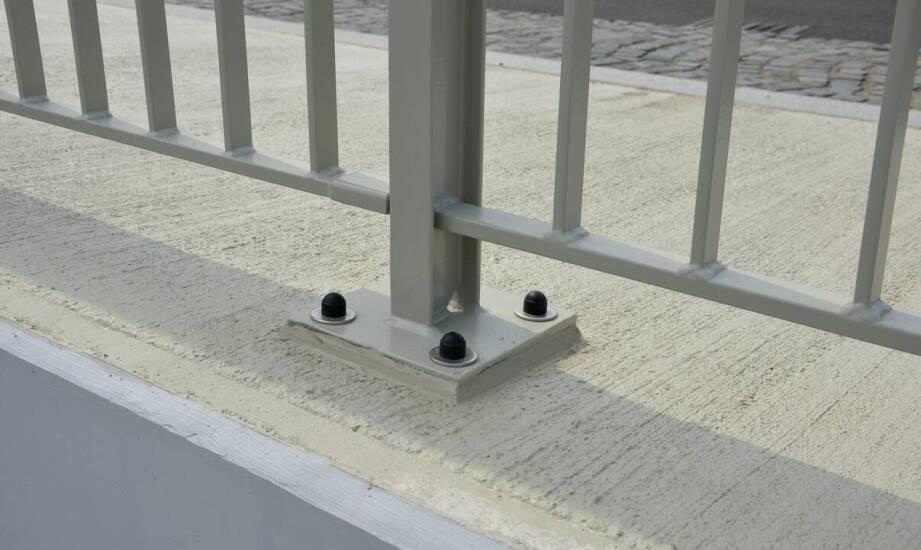 Jak dobrać powłokę proszkową do balustrad, wiat i ogrodzeń wystawionych na pogodę