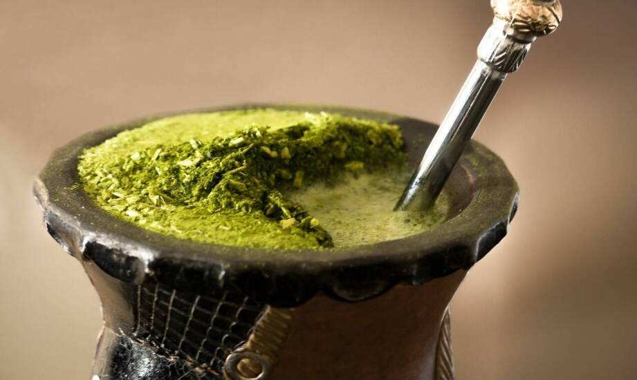 Pierwsza yerba mate — jak dobrać łagodny susz, akcesoria i sposób parzenia