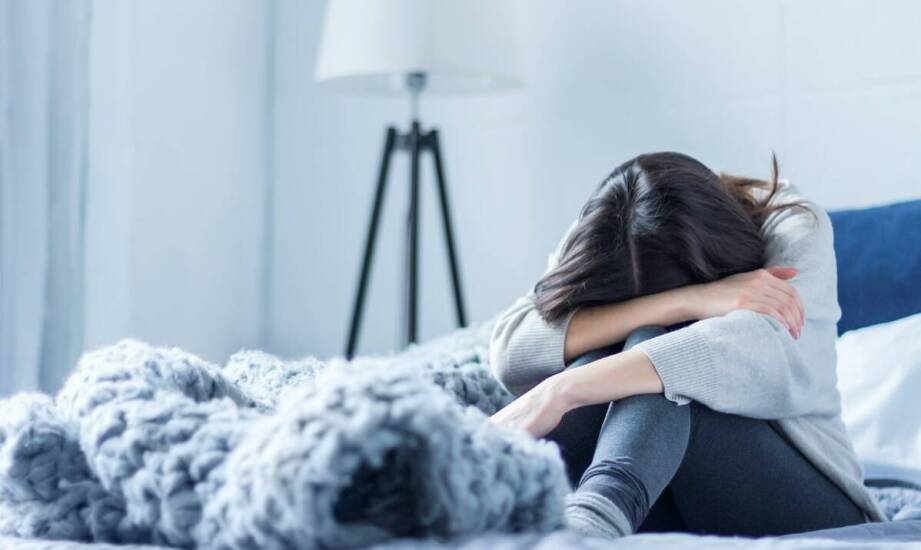 Jak wyglądają objawy reakcji depresyjnej po stresie u nastolatków i dorosłych