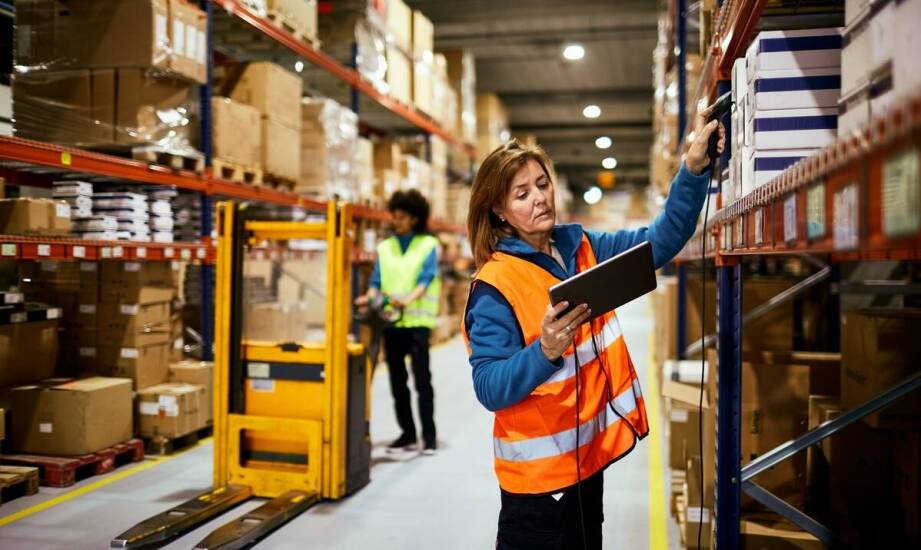Jak polska lokalizacja JD Edwards zmienia codzienną pracę firm produkcyjnych i logistycznych