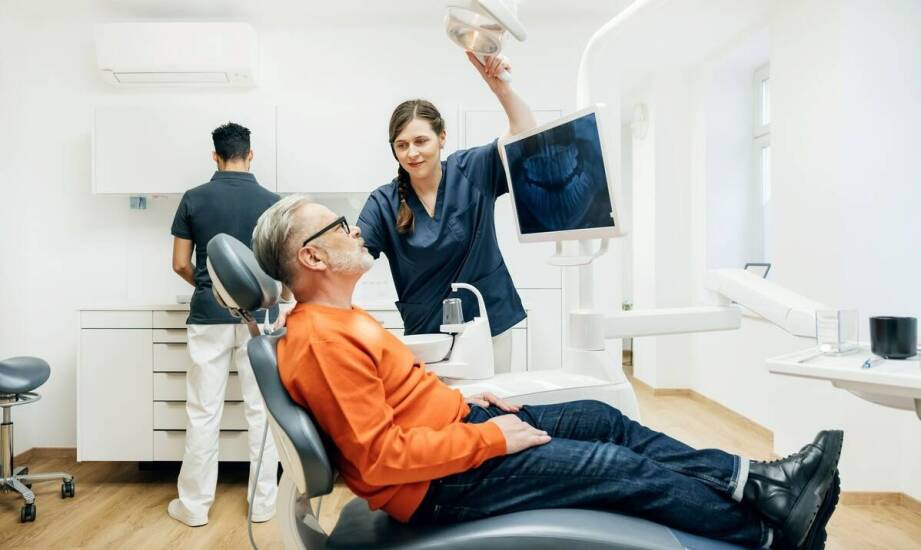 Jak przebiega bezbolesne leczenie stomatologiczne w rodzinnej praktyce u dzieci i dorosłych z lękiem przed dentystą