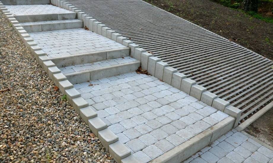 Jak dobrać betonowe stopnie do ogrodowych schodów i nawierzchni wokół domu
