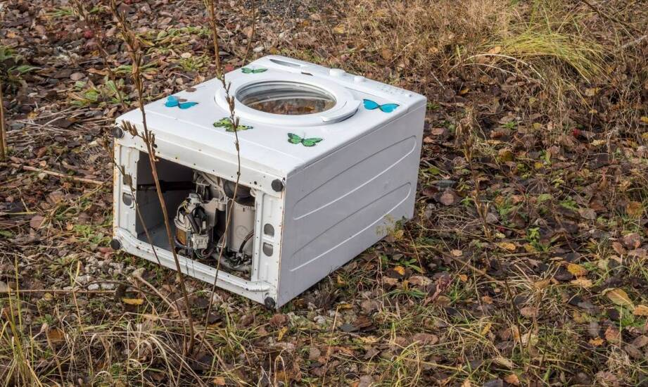 Stara pralka: kiedy można ją jeszcze sprzedać, a kiedy pozostaje tylko odbiór na recykling