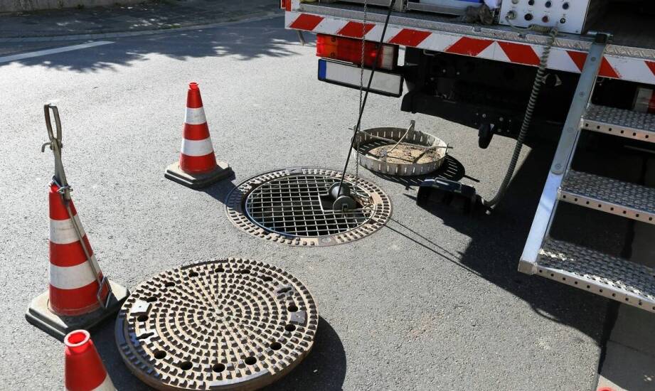Jak konserwacja decyduje o drożności betonowych korytek w drogach, parkingach i garażach