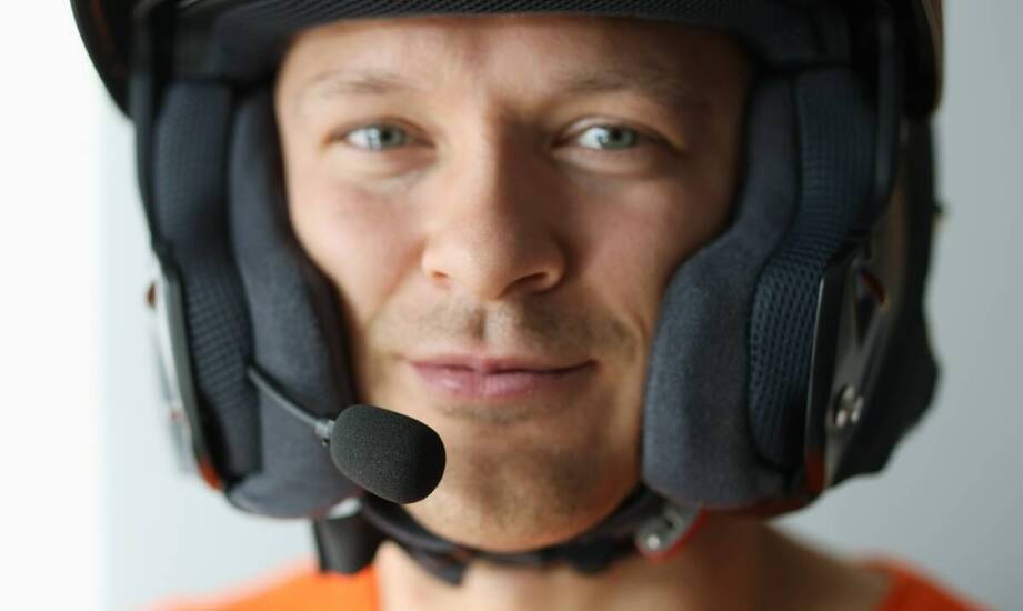 Jak dobrać wkładki do uszu na motocykl, aby chronić słuch bez utraty kontroli nad drogą