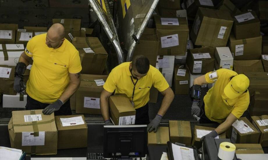 Jak zaplecze magazynowe, zwroty i integracje systemowe składają się na obsługę e-commerce