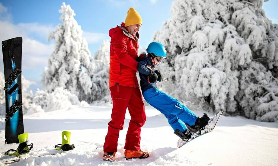 Jak odróżnić wyjazd treningowy dla dorosłych od rekreacyjnego wyjazdu snowboardowego