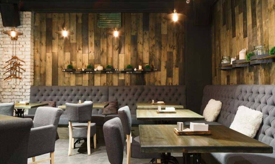 Dlaczego lokalne bistro bywa odpowiedzią na codzienny, domowy obiad poza domem