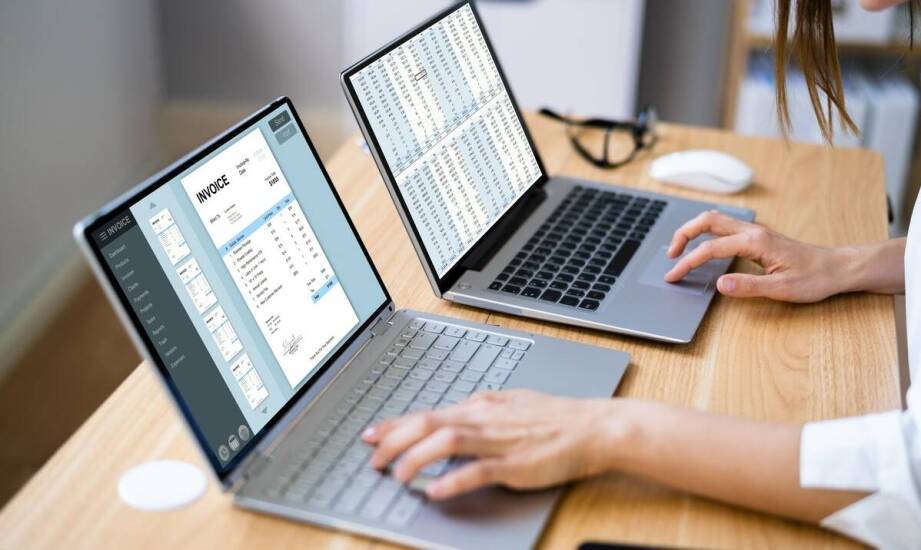 Jak oceniać laptop dla firmy, gdy liczą się mobilność, bezpieczeństwo i leasing