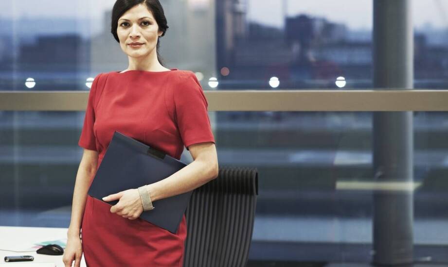 Które fasony sukienek sprawdzą się w pracy, na spotkaniu i po godzinach
