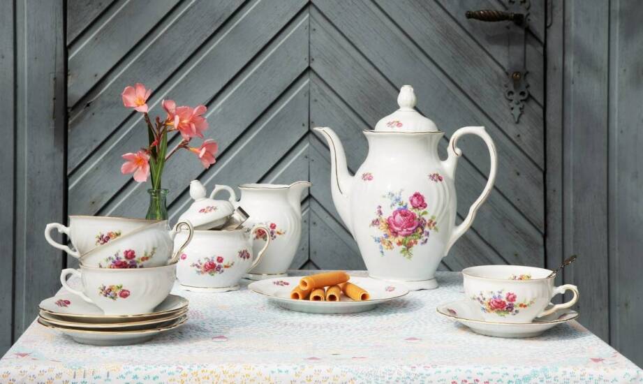 Jak dobrać zestaw do herbaty z porcelany do liczby osób, rytuału i stylu stołu