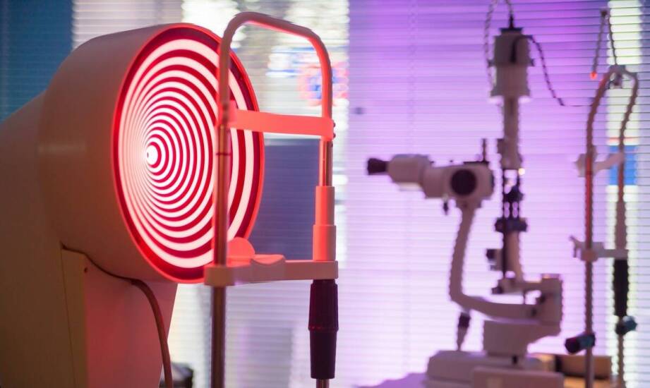 Laser mikropulsowy w okulistyce — kiedy rozważa się go przy chorobach siatkówki i jaskrze