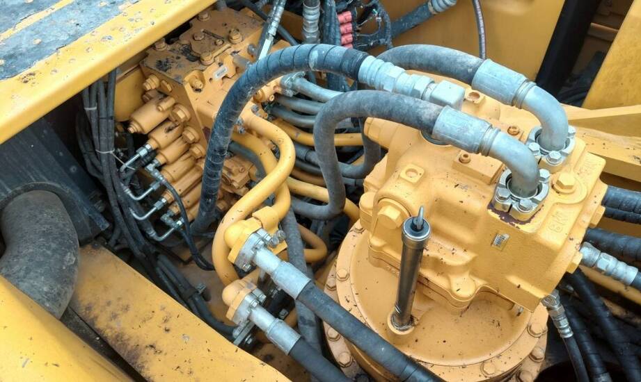 Jak rozpoznać, że koparka wymaga interwencji hydraulicznej, zanim przestój zatrzyma roboty