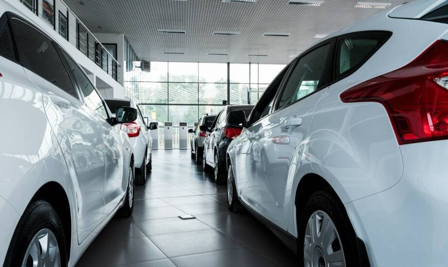 Dojazd do salonu Toyoty w Sadach bez miejskiego chaosu — kiedy lokalizacja ma znaczenie