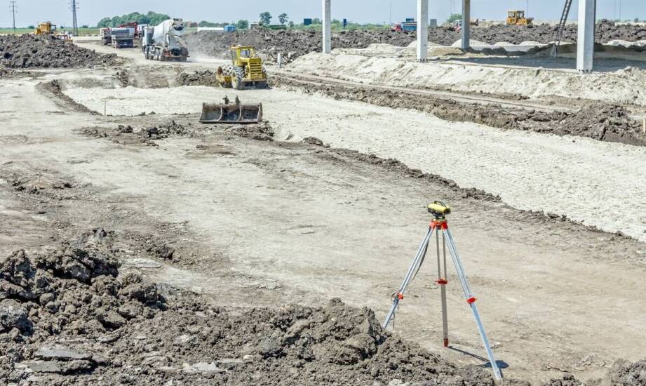 Jak model pokrycia terenu ujawnia zabudowę, zieleń i przeszkody ważne przed projektem