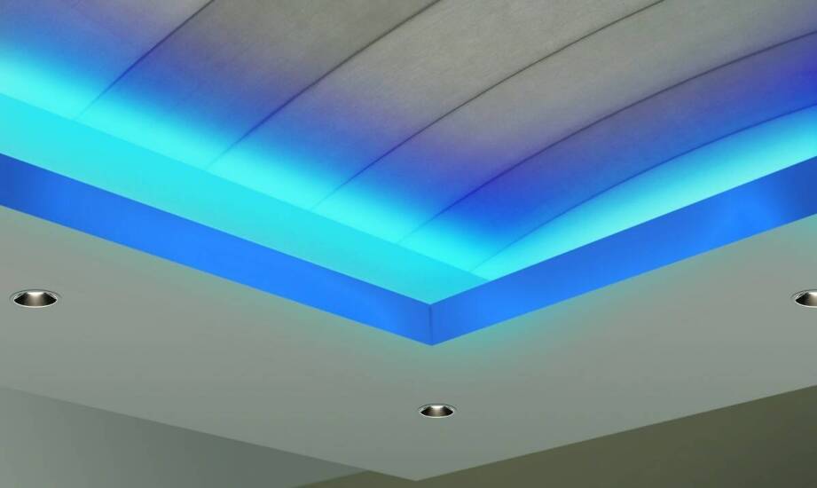 Kiedy sufitowa lampa LED ze zmienną barwą pomaga w salonie, sypialni i kuchni