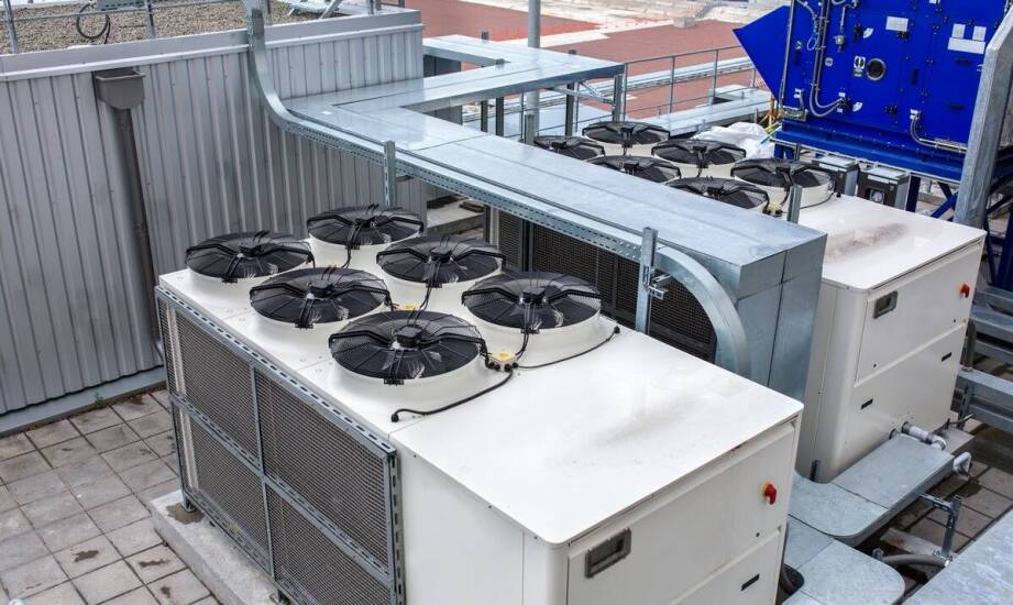 Jak rotor zeolitowy przechwytuje VOC z powietrza wyciągowego w hali produkcyjnej przed emisją