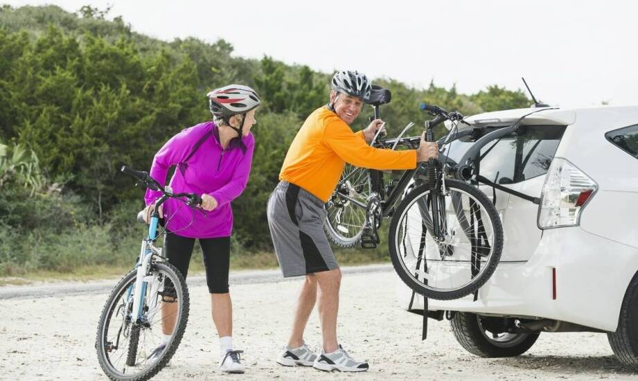 Kiedy dziecięca przyczepka rowerowa pasuje do wieku dziecka, trasy i rodzinnych wyjazdów autem