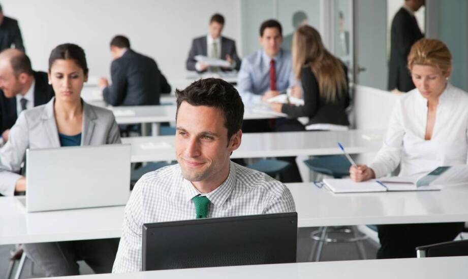 Jak zaplanować kurs Cisco CCNA dla zespołu IT bez wyrywania ludzi z bieżącej pracy