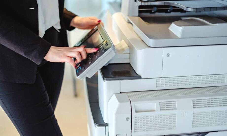 Jakie funkcje Konica Minolta Bizhub mają znaczenie w codziennej pracy biur na Dolnym Śląsku
