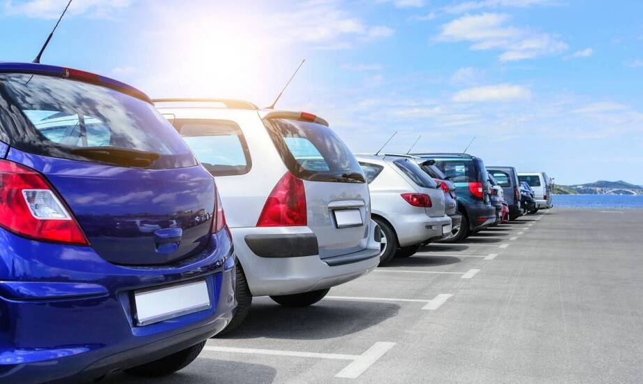 Parking i dojazd do apartamentu nad morzem w Sopocie — co sprawdzić przed rezerwacją