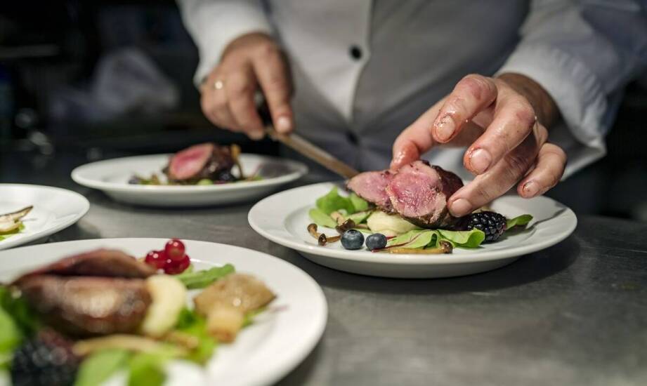 Po ukończeniu kierunku gastronomicznego — jakie kompetencje otwierają drogę do pracy w Warszawie