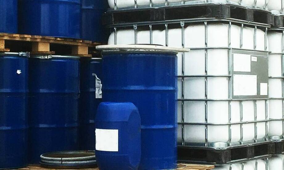 Kiedy stalowa beczka ma sens w obiegu zakładowym materiałów technicznych i odpadów