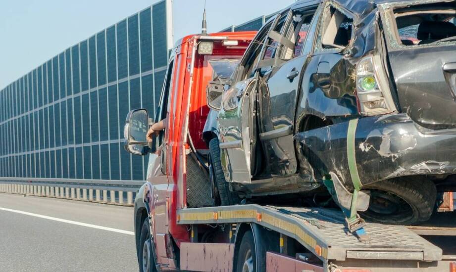 Dokąd powinien trafić pojazd po awarii na A4 — dom, warsztat czy parking