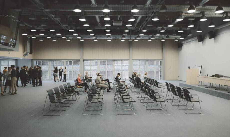 Od czego zależy koszt wynajmu sali na konferencję lub event firmowy w centrum Łodzi