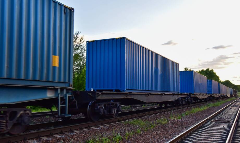 Jak działa przewóz ładunków masowych całopociągiem w logistyce door-to-door