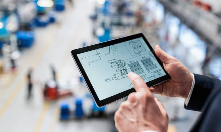 Jak aplikacja mobilna wspiera kontrolę jakości i obieg informacji w produkcji automotive?