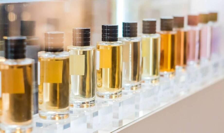 Czego rozlewnia oczekuje od dostawcy perfum inspirowanych przed startem marki własnej