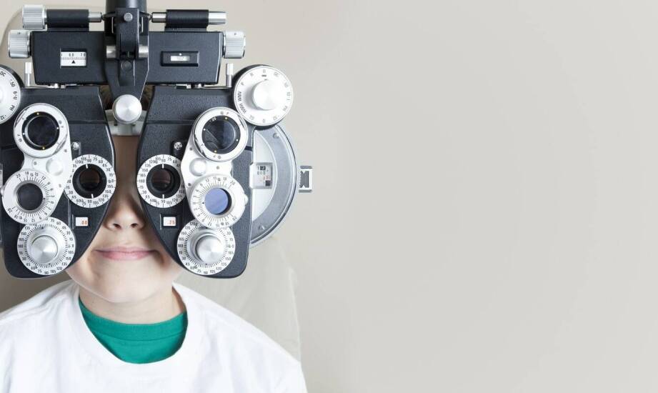 Kiedy zez u dziecka wymaga diagnostyki, a kiedy jest tylko pozornym ustawieniem oczu
